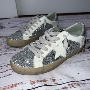 SHUSHOP Glittery Silver Shoes